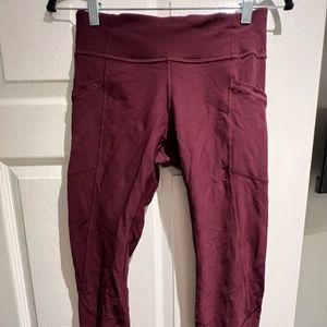 Lulu lemon burgundy scallop leggings